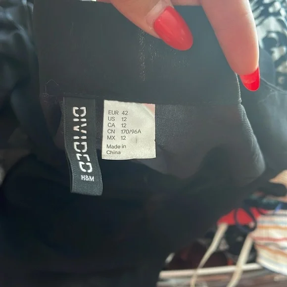 H&M Black Sheer Lace Fringe Blouse Size 12 - Picture 4 of 5